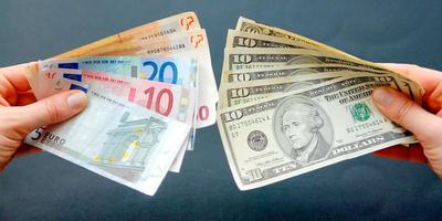 Курсы валют  на 24 июня: курс доллара – 2.98, 100 российских рублей – 3.7697